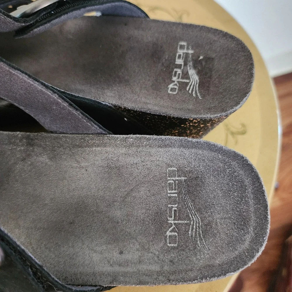 Dansko EU 38 US 7.5 to 8 Black‎ Leather Wedge Buckle Sandals Casual Minimalist